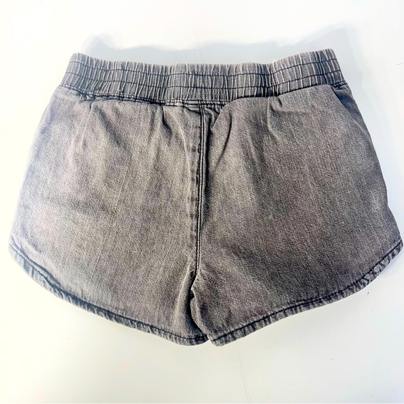 HUDSON Stretch Waist Faded Black Dolphin Style Shorts, Girls Size Medium (7/8) - Picture 4 of 4